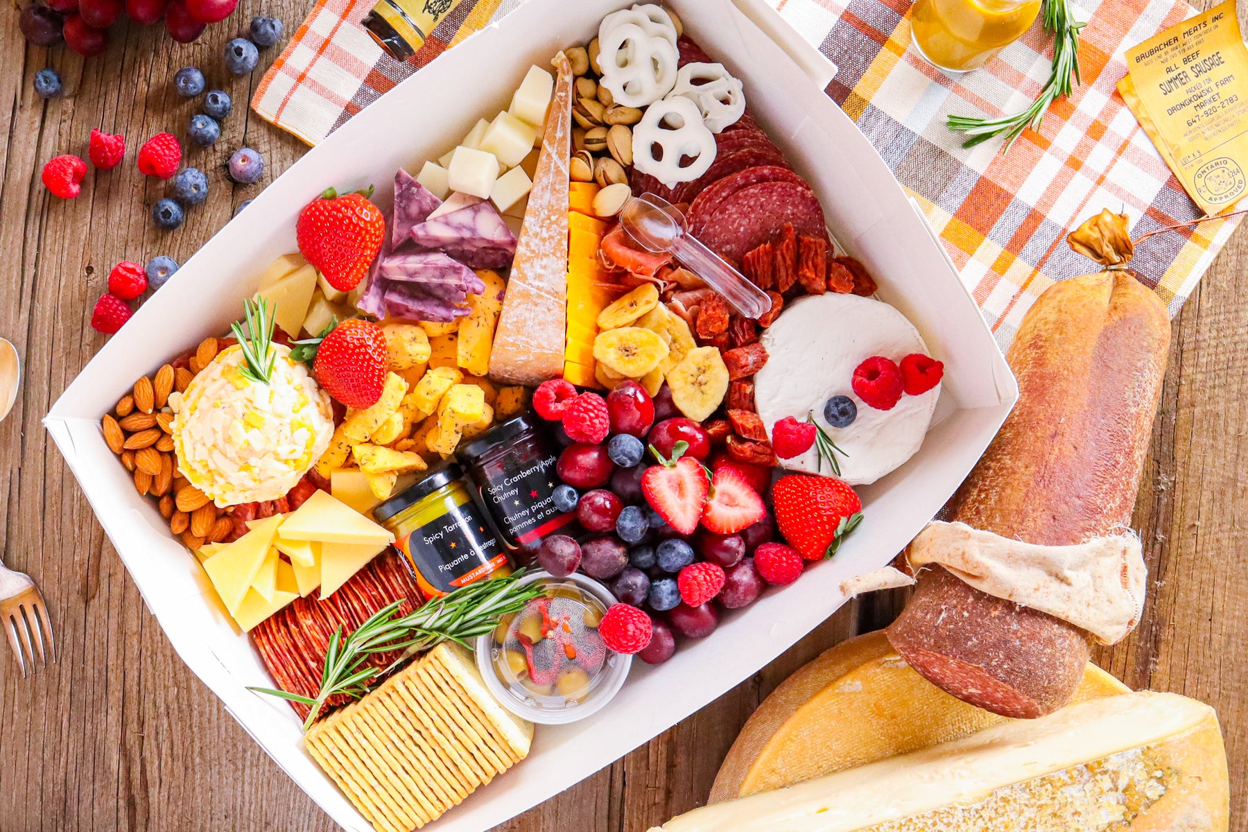 Medium Charcuterie Box - BEST SELLER